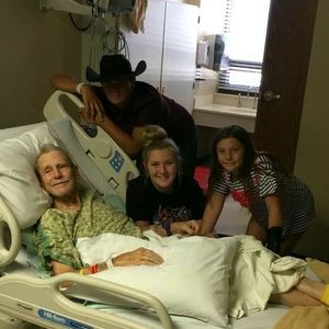 Meet your Posher, Laela